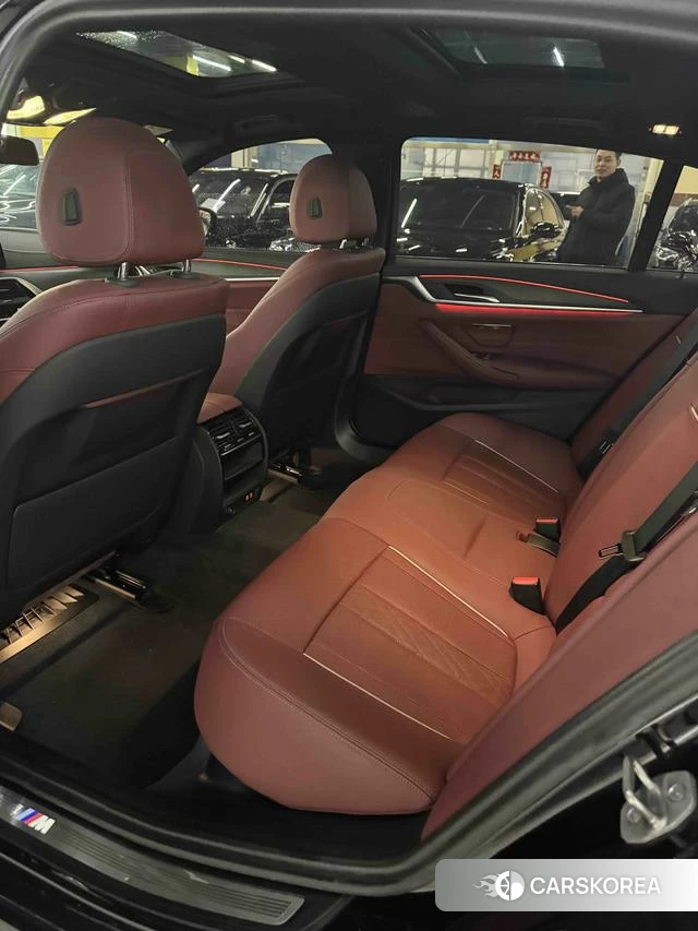 BMW 5 series PHEV 2023 Черный из Китая, фото 4