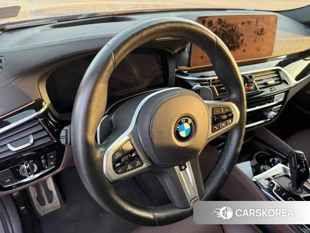 BMW 5 Series (G30) id 3361470 из Кореи 7