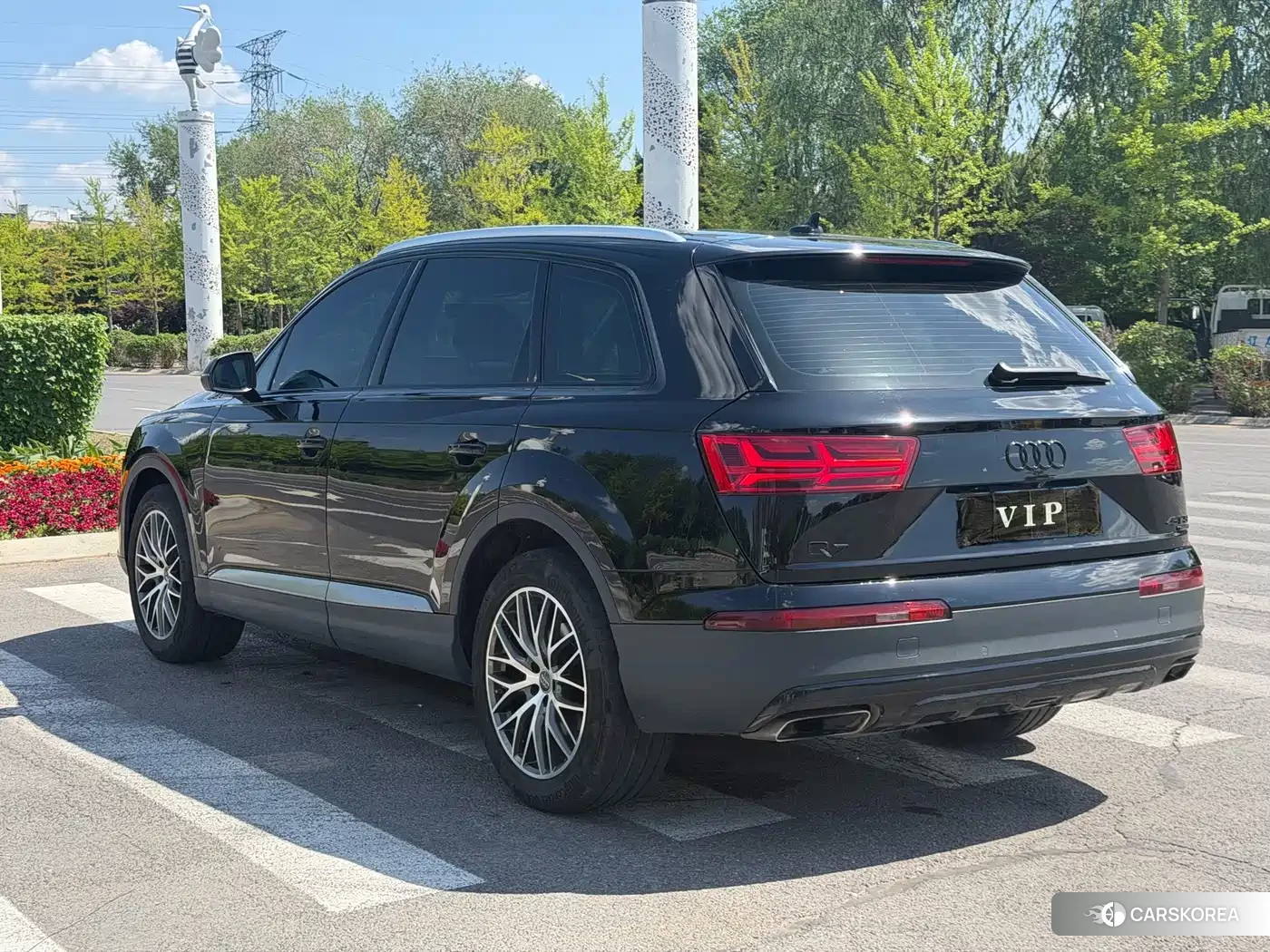 Audi Q7 2020 Черный из Китая, фото 4