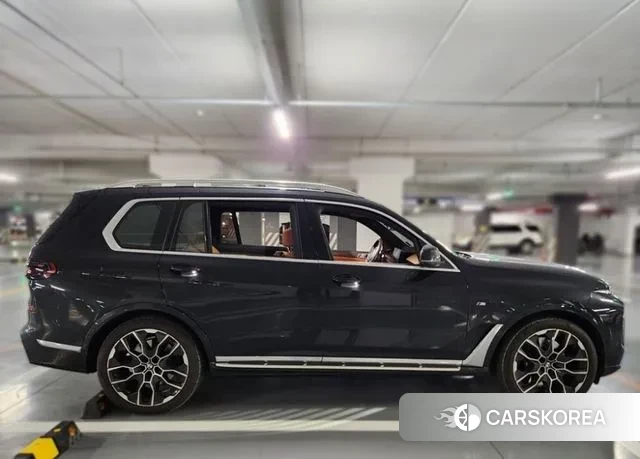 BMW X7 (G07) 2024 Черный из Кореи, фото 5