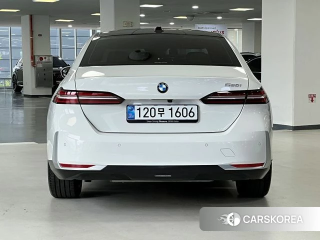 BMW 5 Series (G60) id 4546731 из Кореи 14