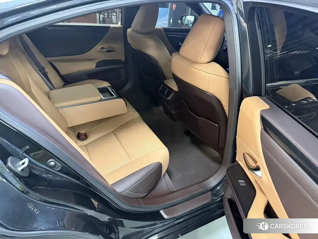 Lexus ES 2021 Черный из Китая, фото 4