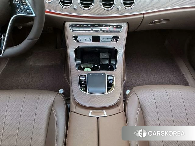 Mercedes-Benz E-class id 4374597 из Китая 9