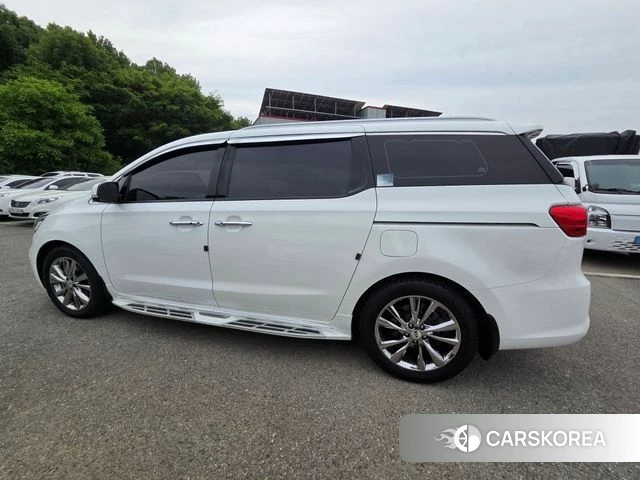 Kia The New Carnival id 4378005 из Кореи 14