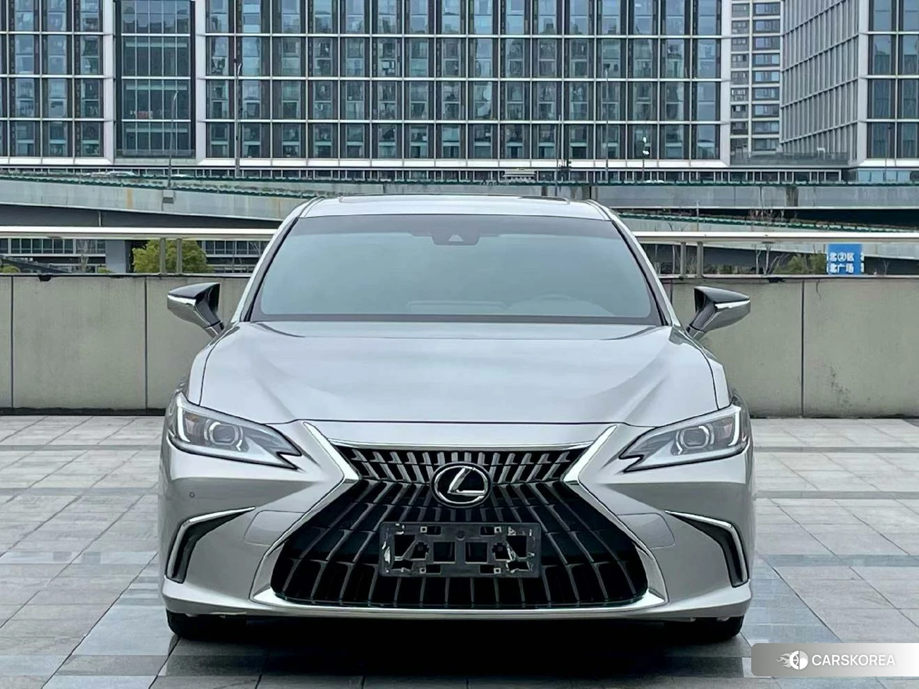 Lexus ES 2021 Серебристо-серый из Китая, фото 4