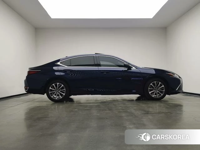Lexus ES id 4348536 из Китая 14