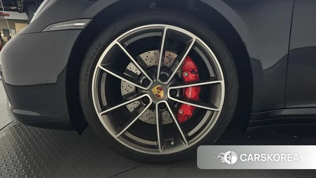 Porsche 911(992) id 4715196 из Кореи 32