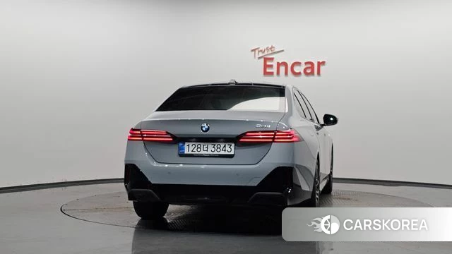 BMW 5 Series (G60) id 4584424 из Кореи 29