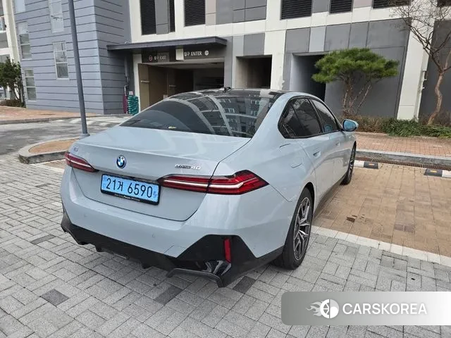 BMW i5 (G60) 2025 Цвет галактики из Кореи, фото 6