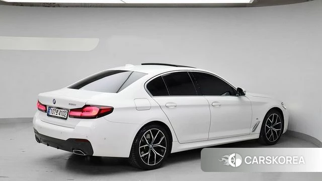 BMW 5 Series (G30) id 3923554 из Кореи 14