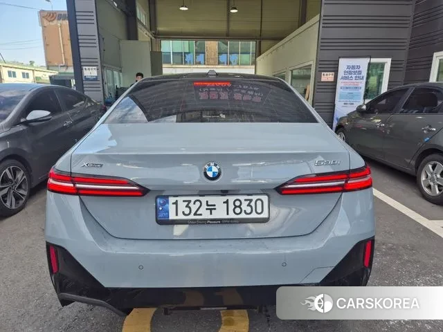 BMW 5 Series (G60) 2024 Белый из Кореи, фото 4