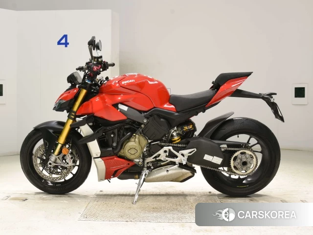 Ducati STREETFIGHTER V4 S 2022 из Японии