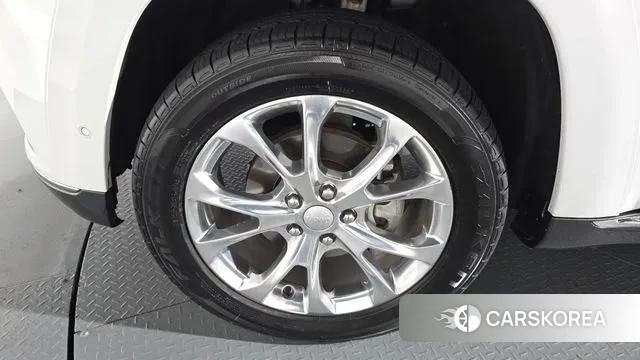 Jeep Grand Cherokee id 3324751 из Кореи 14