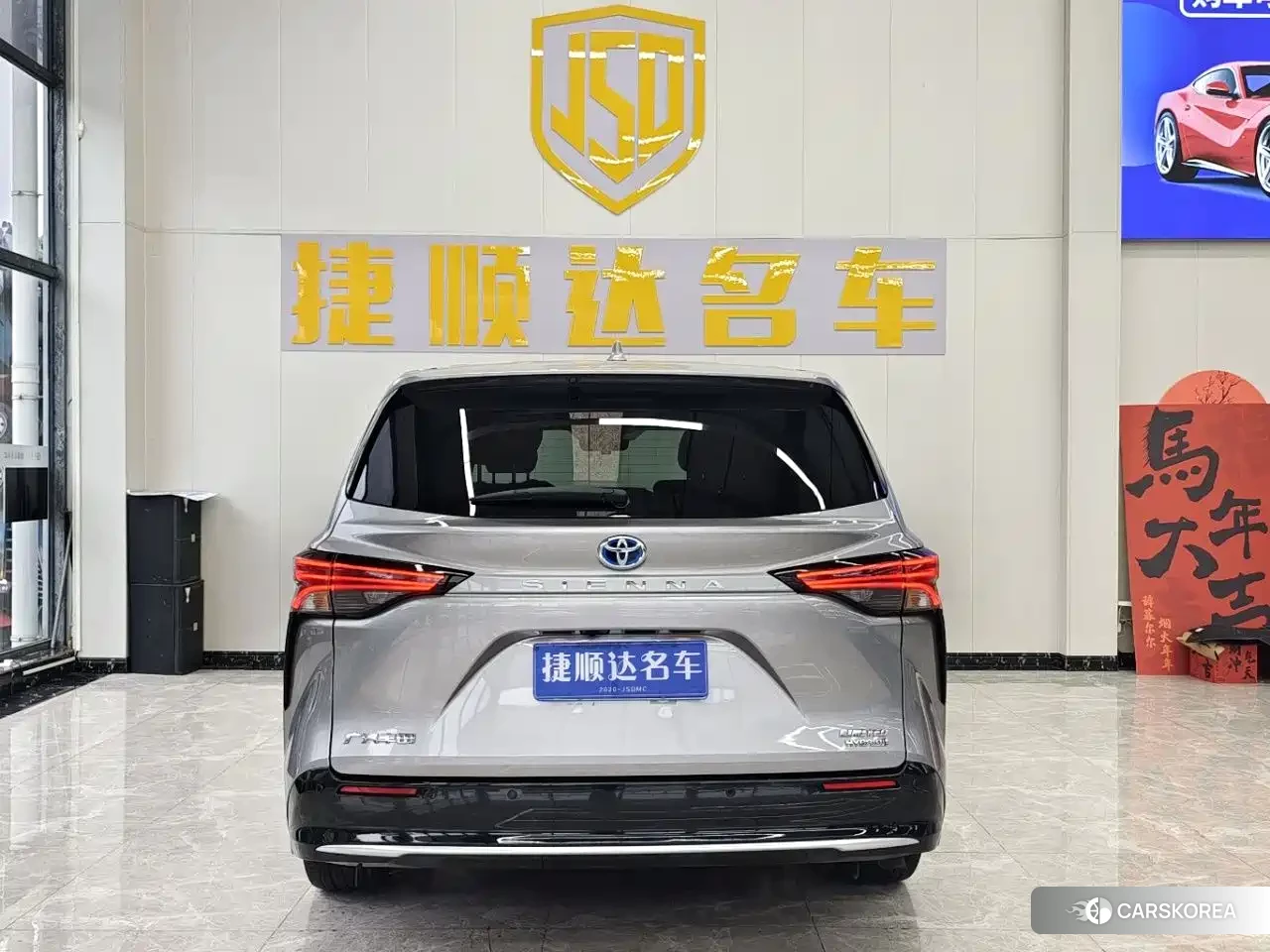 Toyota Sienna id 4601842 из Китая 17