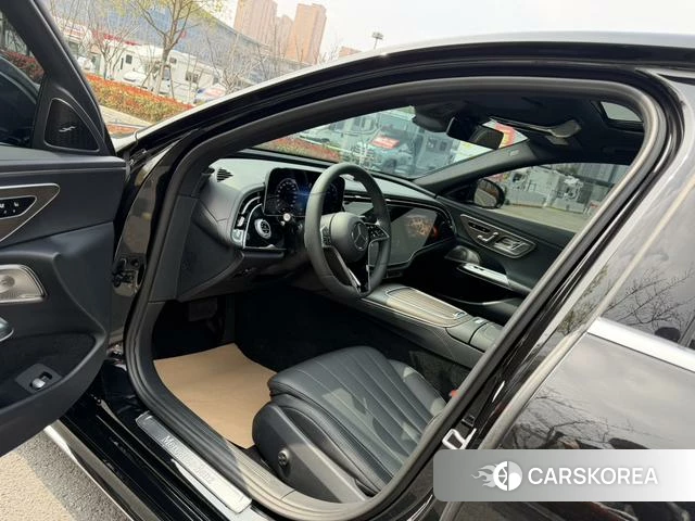Mercedes-Benz E-class 2025 Черный из Китая, фото 6