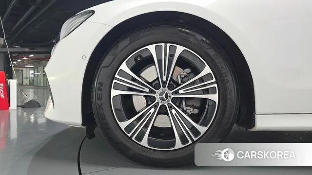 Mercedes-Benz E-Class W214 id 4548839 из Кореи 27