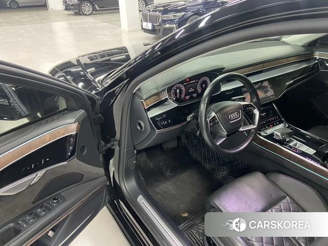 Audi A8 2022 Черный из Китая, фото 5