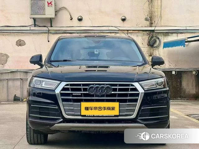 Audi Q5L 2019 Черный из Китая, фото 4