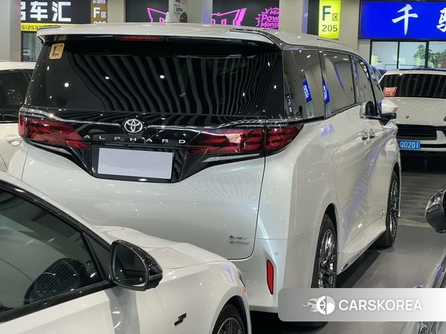 Toyota Elfa id 4277815 из Китая 8