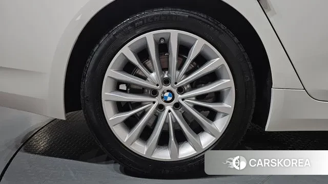 BMW 5 Series (G30) id 3243002 из Кореи 14