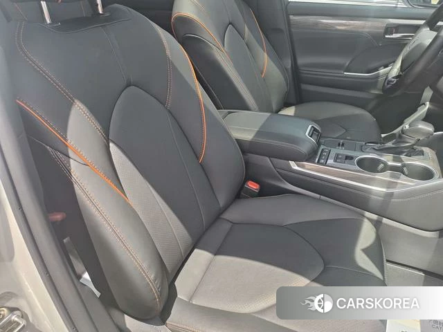 Toyota Crown Lufang 2025 Белый из Китая, фото 5