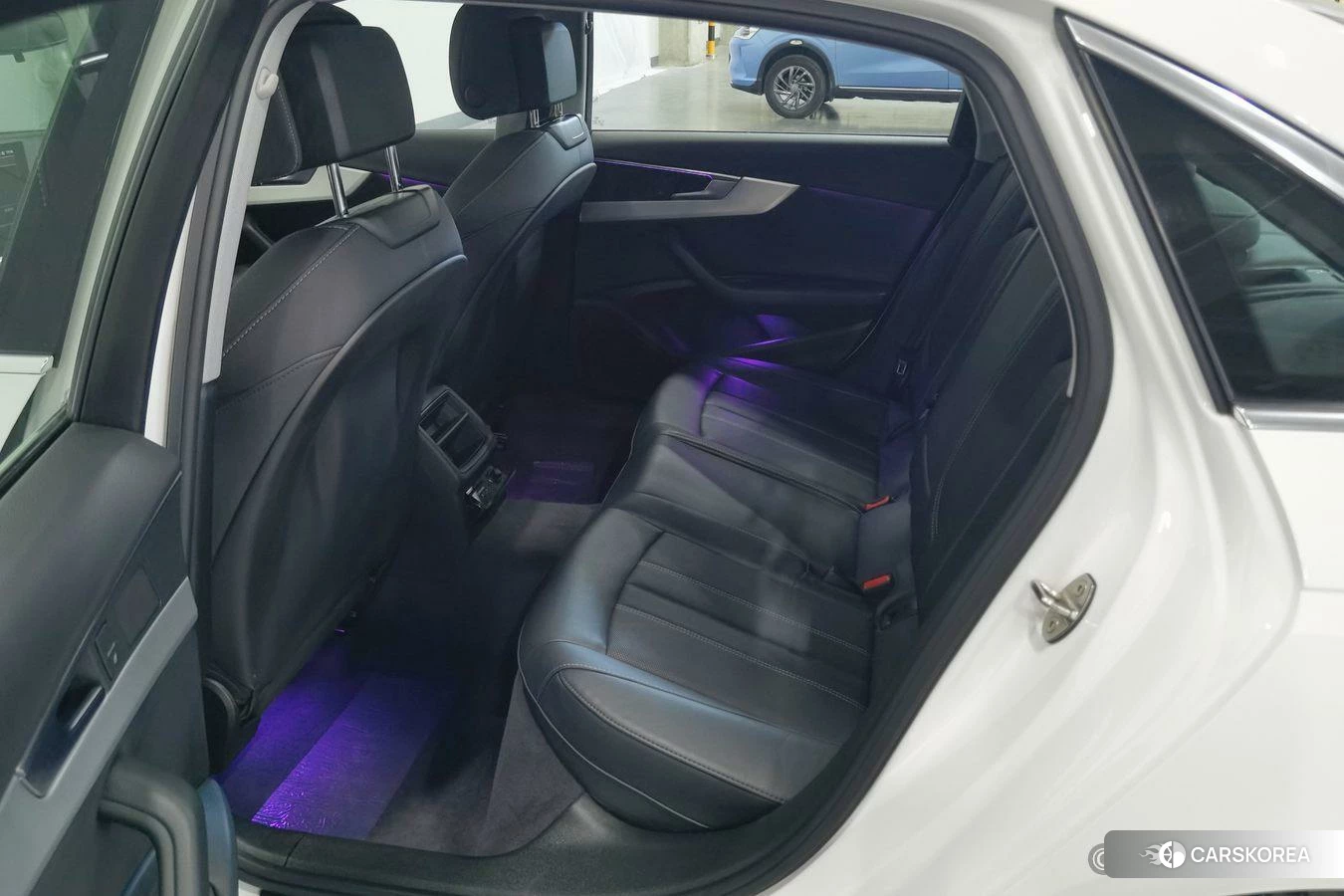 Audi A4L id 4426541 из Китая 18