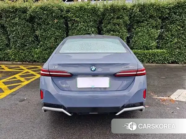 BMW i5 2024 Silver/gray из Китая, фото 5