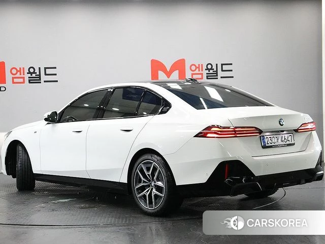 BMW 5 Series (G60) id 4349084 из Кореи 14