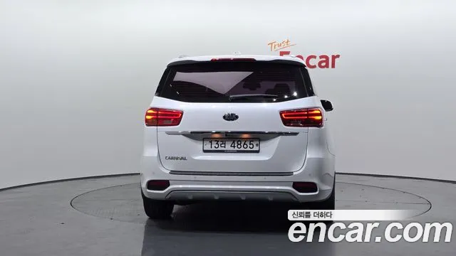 Kia The New Carnival id 2679114 из Кореи 14