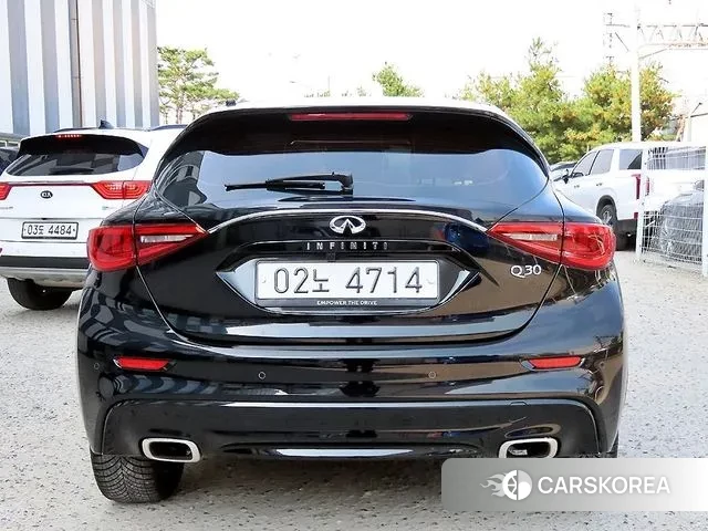 Infiniti Q30 id 3324913 из Кореи 13