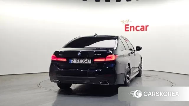 BMW 5 Series (G30) id 3508154 из Кореи 14