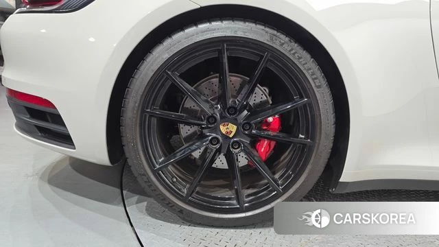 Porsche 911(992) id 4442781 из Кореи 23