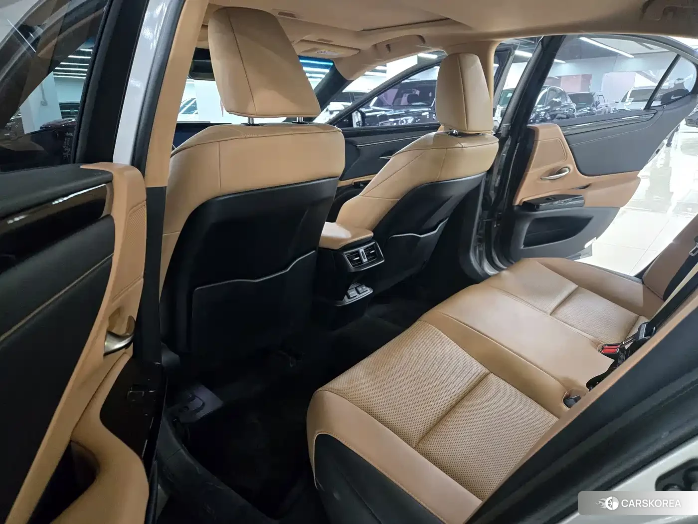 Lexus ES 2024 Silver/gray из Китая, фото 6