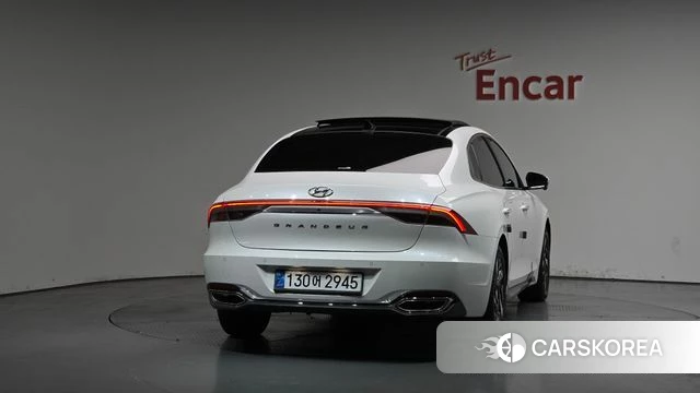 Hyundai The New Grandeur IG Hybrid id 4231077 из Кореи 30