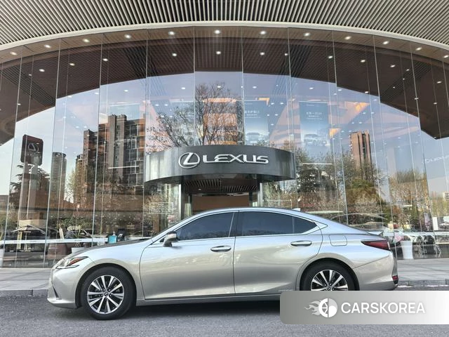 Lexus ES id 4221358 из Китая 11