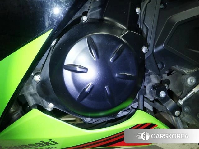 Engine photo