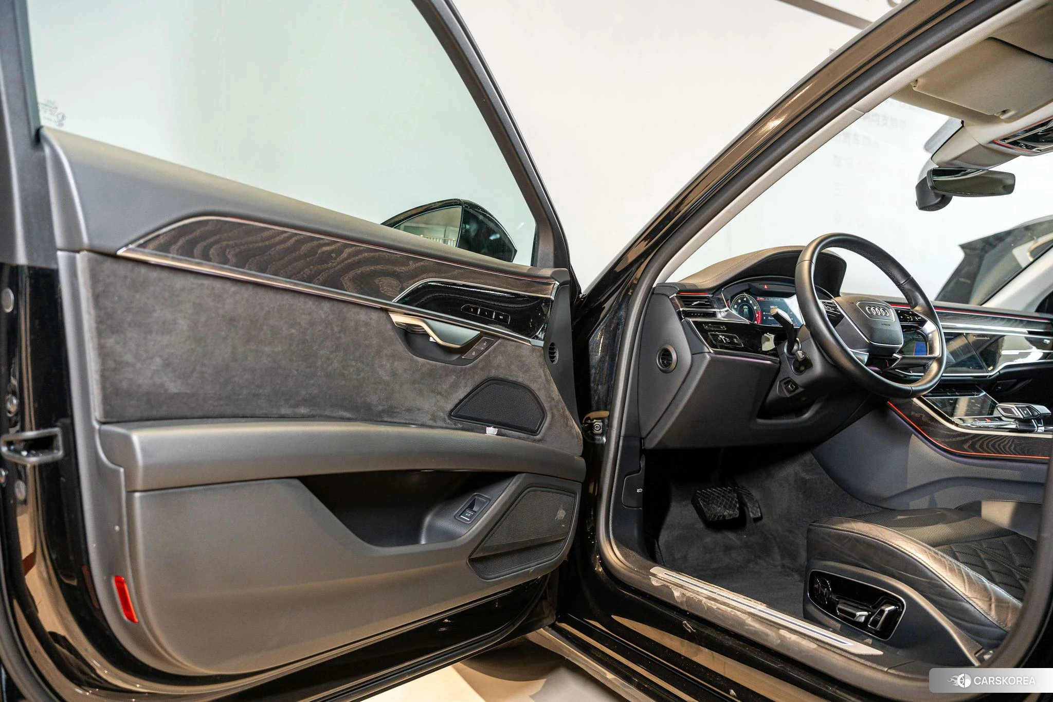 Audi A8 id 4487259 из Китая 12
