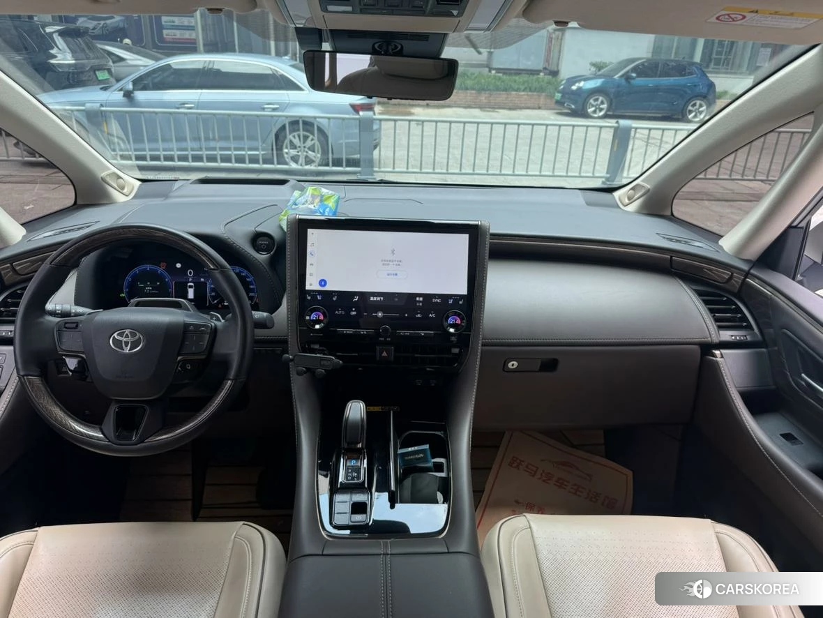Toyota Elfa 2022 Белый из Китая, фото 4