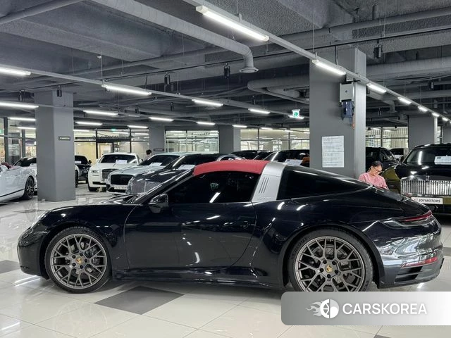Porsche 911(992) id 4650370 из Кореи 11