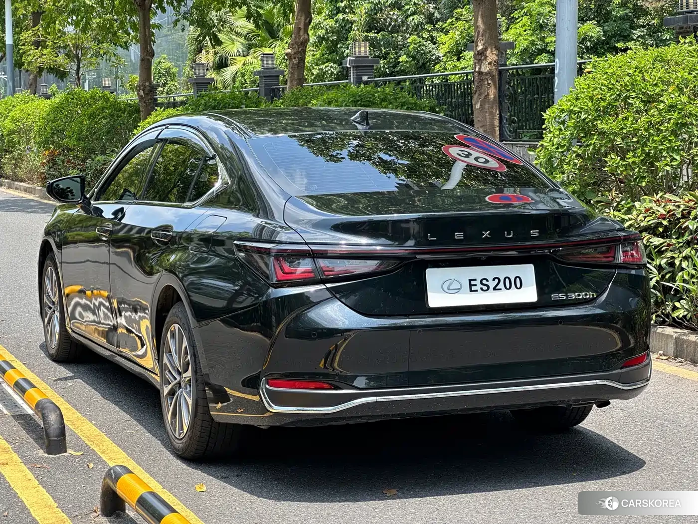Lexus ES id 4680715 из Китая 7