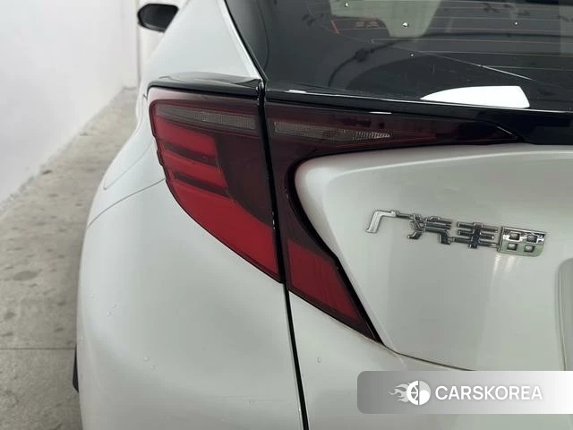 Toyota C-HR id 4277350 из Китая 14