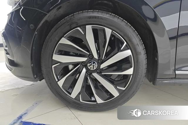 Volkswagen Passat id 4208237 из Китая 11