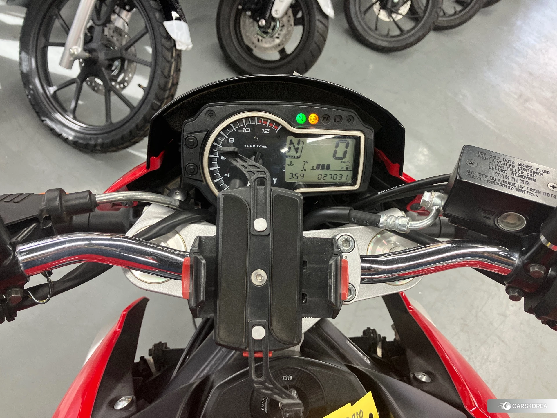 Проданный Suzuki GSR750 id 4183748 из Японии, фото 4