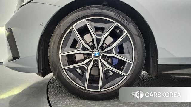 BMW 5 Series (G60) id 4589974 из Кореи 29
