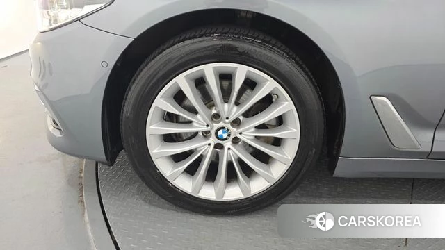 BMW 5 Series (G30) id 4620271 из Кореи 25