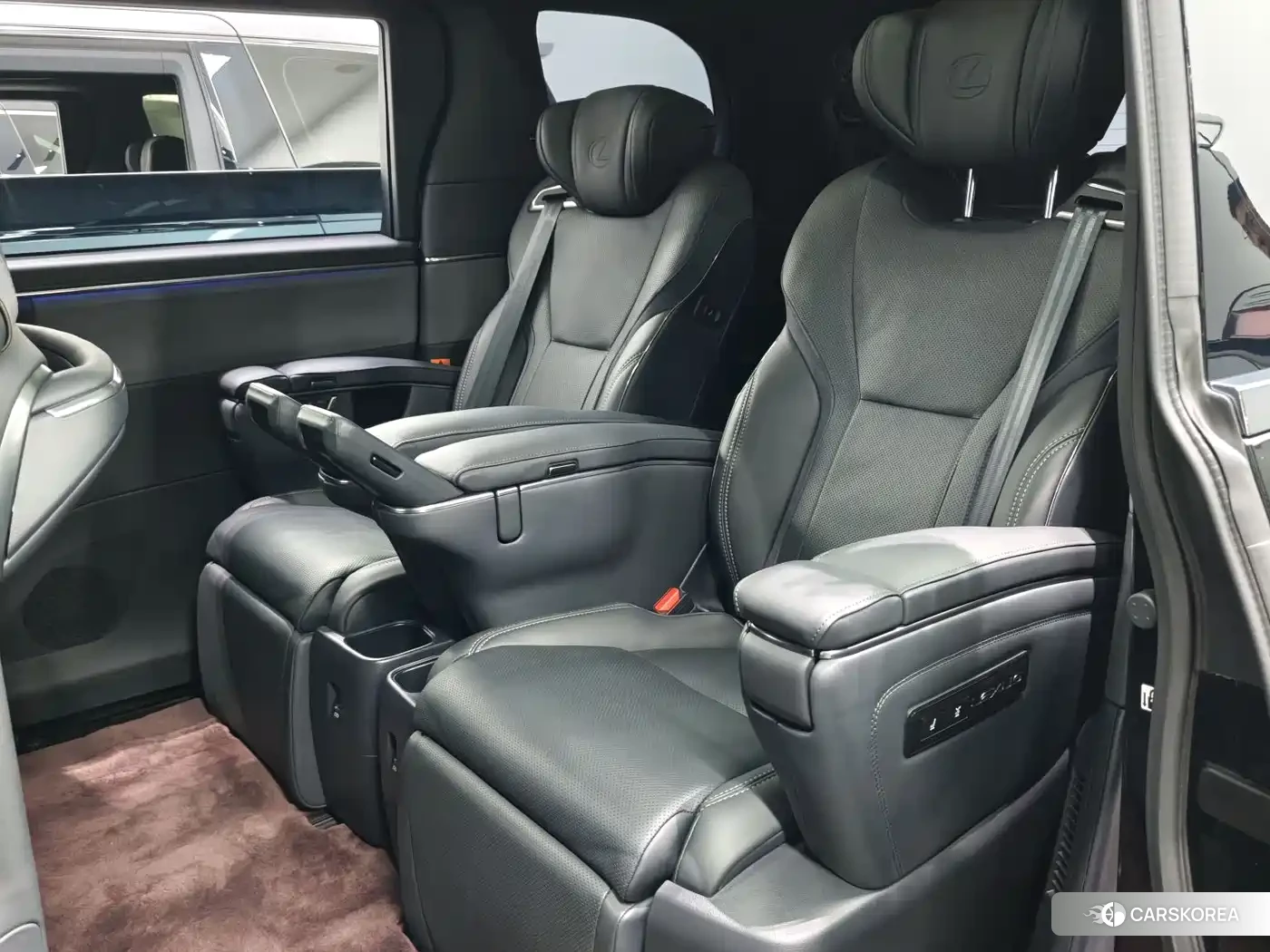 Lexus LM 2025 Черный из Китая, фото 6