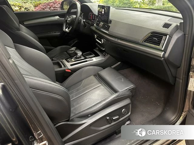 Audi Q5L Sportback 2021 Темно-серый из Китая, фото 5