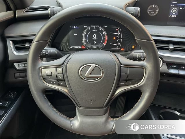 Lexus UX id 4274454 из Китая 11