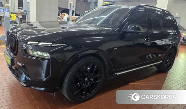 BMW X7 (G07) 2025 Черный из Кореи, фото 4