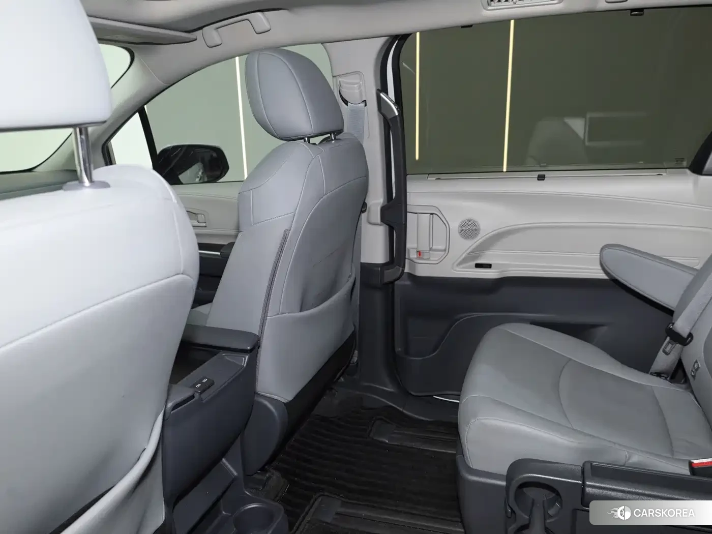 Toyota Granvia id 4680634 из Китая 24